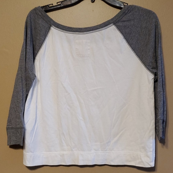 Hollister Cropped Top - Picture 2 of 4